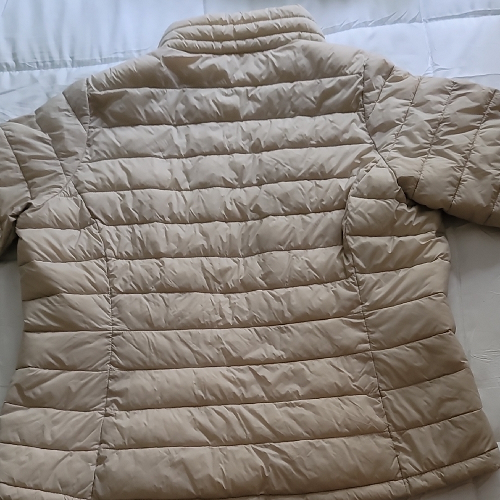 Amazon Essentials Tan Puffer Jacket Lightweight Q… - image 2